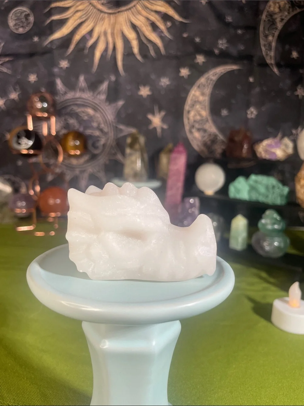 Calcite dragon head